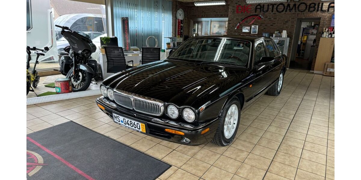 Jaguar XJ8 155.312 km 10.950 &euro; Aldenhoven 52457