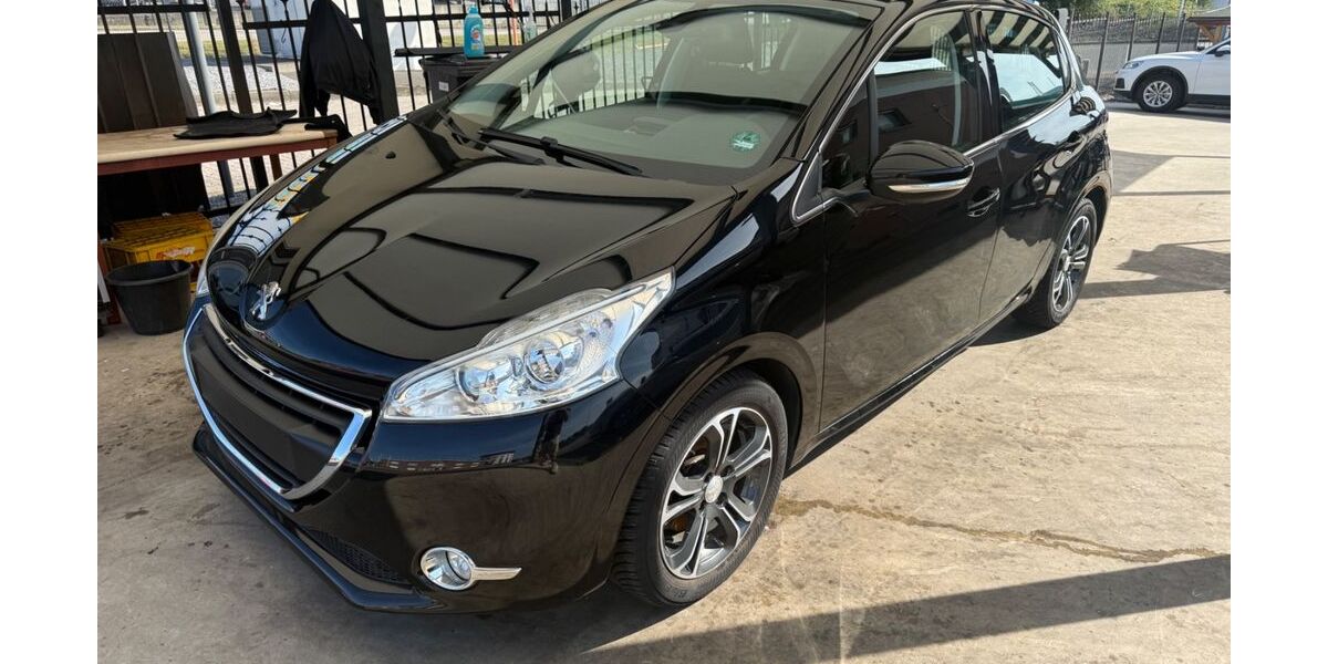 Peugeot 208 79.000 km 4.499 &euro; Euskirchen 53879