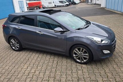 Hyundai i30 179.000 km 8.300 &euro; Aachen 52068