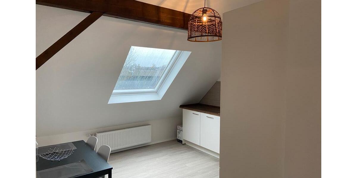 Dachgeschoßwohnung Aachen Aachen-Mitte - 4 Zimmer, 75 m&sup2;, 1.400&euro; | Angebot:25944879