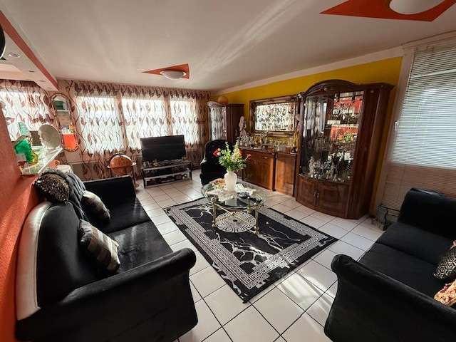 Etagenwohnung Aachen-Forst Forst - 3 Zimmer, 76 m&sup2;, 220.000&euro; | Angebot:23428683