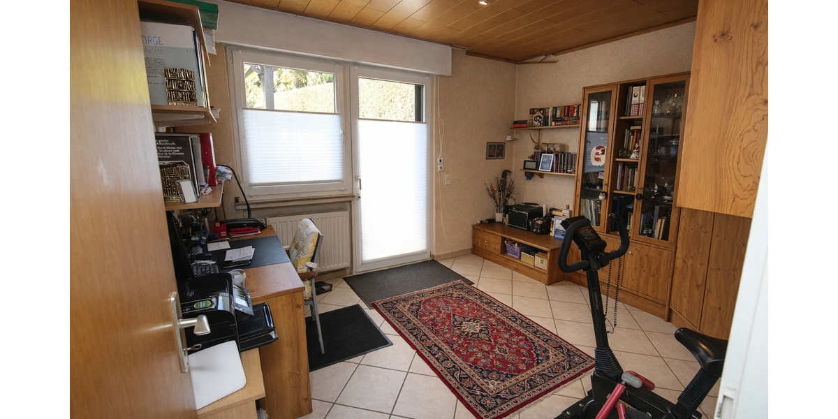 Mit 3D: Mehrfamilienhaus 4 Einheiten (2 Wg. frei) + 4 Garagen – Potenzial bis ca. 40.000 EUR p.a. - Mehrfamilienhaus, Wohnhaus Brühl | Angebot:26001821