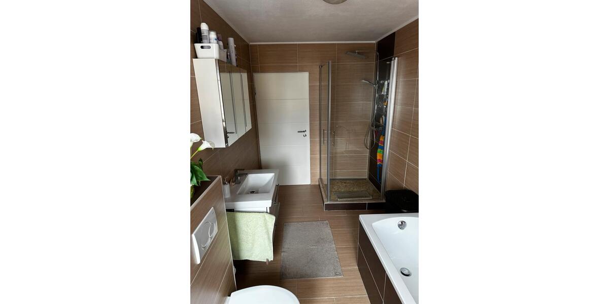 Reihenhaus Düren Mariaweiler-Hoven - 8 Zimmer, 200 m&sup2;, 365.000&euro; | Angebot:25205111