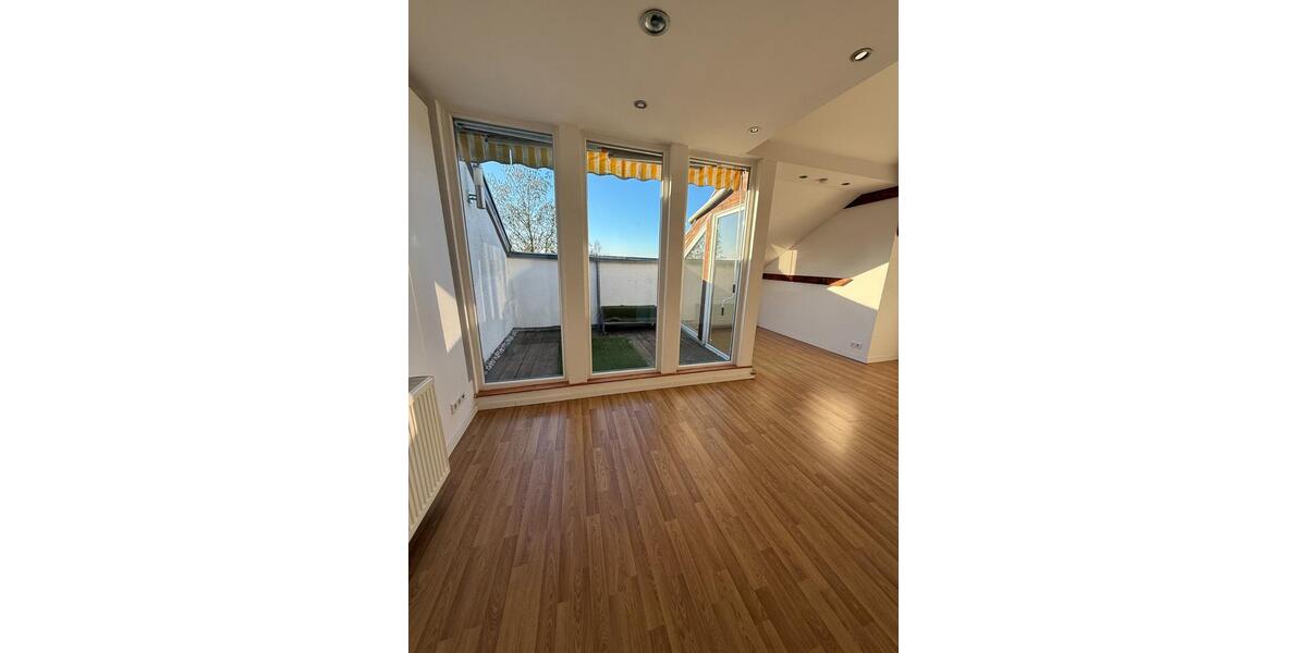 Dachgeschoßwohnung Aachen Aachen-Mitte - 2 Zimmer, 65 m&sup2;, 600&euro; | Angebot:25920215