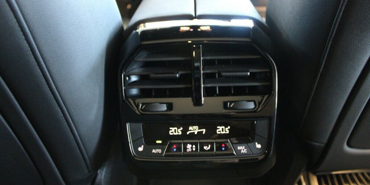 BMW iX xDrive50 35.740 km 52.980 &euro; Euskirchen 53881