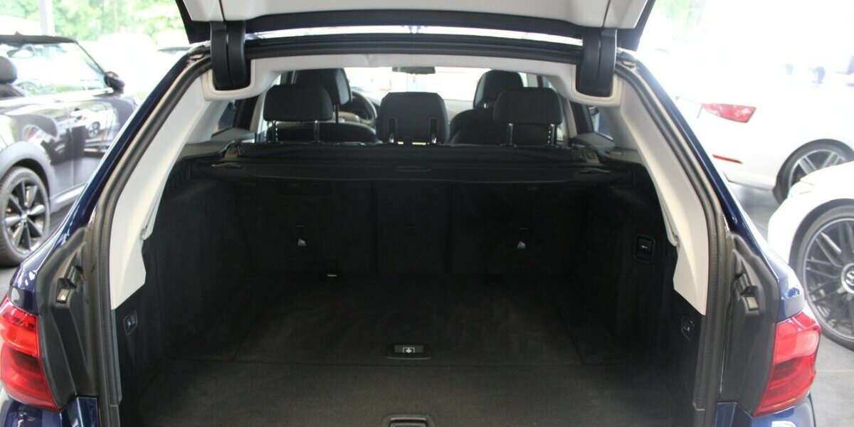 BMW 530 530i xDrive Touring - Leder - Navi - Head up - 85.830 km 27.980 &euro; Euskirchen 53881