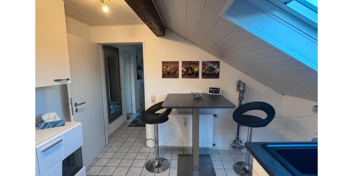 Dachgeschoßwohnung Herzogenrath - 3 Zimmer, 100 m&sup2;, 1.250&euro; | Angebot:26579692