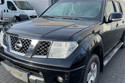 Nissan Navara 355.000 km 3.990 &euro; Düren 52351