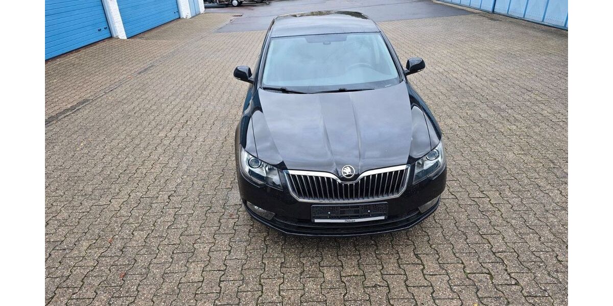 Skoda Superb 90.000 km 7.999 &euro; Aachen 52068
