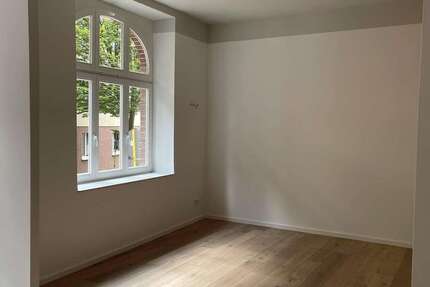 Wohnung Aachen Aachen-Mitte - 2 Zimmer, 69 m&sup2;, 900&euro; | Angebot:27080756