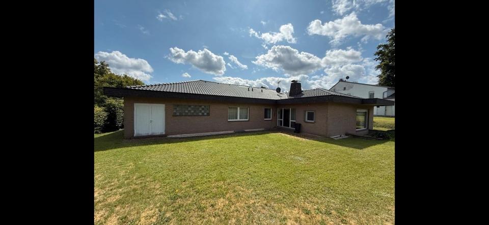 Bungalow Roetgen - 6 Zimmer, 150 m&sup2;, 1.480&euro; | Angebot:24433165