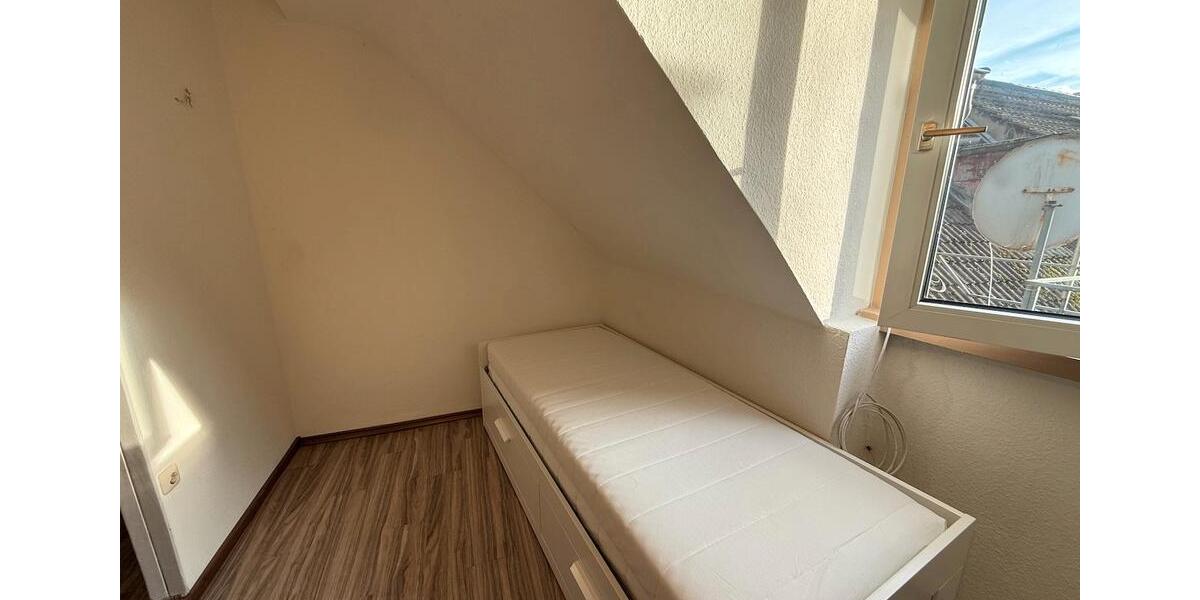 Dachgeschoßwohnung Aachen Aachen-Mitte - 1 Zimmer, 15 m&sup2;, 530&euro; | Angebot:26449106