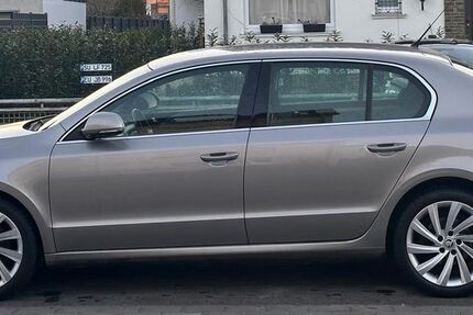 Skoda Superb 187.730 km 4.950 &euro; Euskirchen 53881