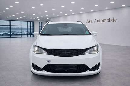 Chrysler Pacifica 104.500 km 21.900 &euro; Düren 52351