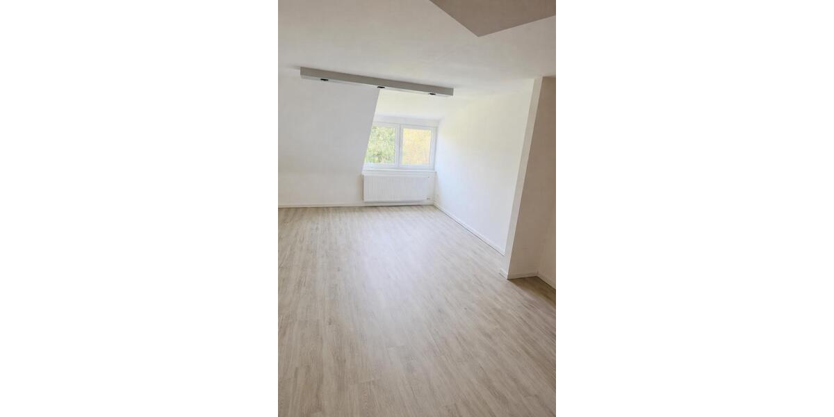 Dachgeschoßwohnung Würselen - 3 Zimmer, 105 m&sup2;, 1.228&euro; | Angebot:25968683