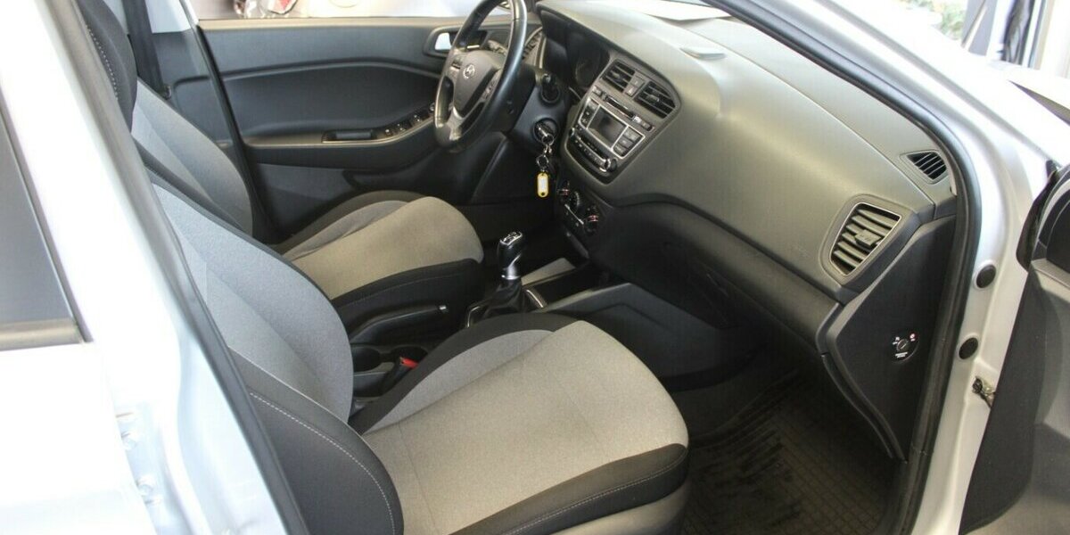 Hyundai i20 blue 1.0 T-GDI Ahk. - Klima - BT. 83.050 km 11.980 &euro; Euskirchen 53881