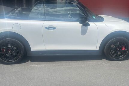 Mini John Cooper Works Cabrio 2.700 km 39.600 &euro; Euskirchen 53881