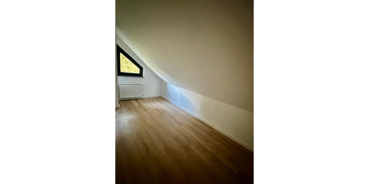Dachgeschoßwohnung Eschweiler - 3 Zimmer, 55 m&sup2;, 660&euro; | Angebot:26635316