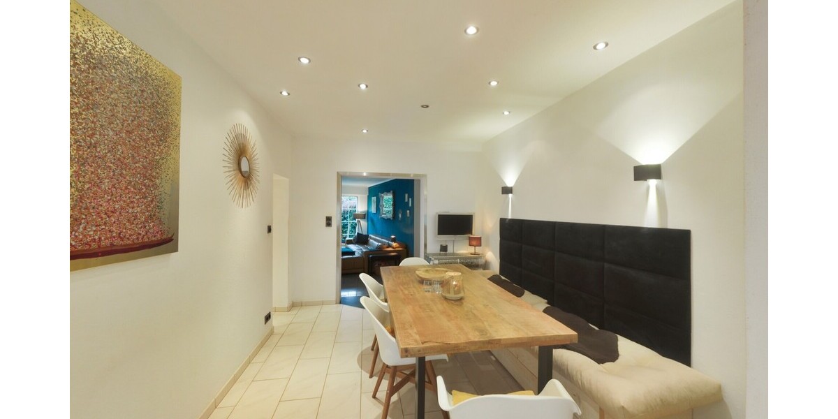 Kohlscheid – Einzugsfertiges, modernes und vollmöbliertes Einfamilienhaus mit Pool und Saunahaus - Reihenendhaus Herzogenrath | Angebot:25944756