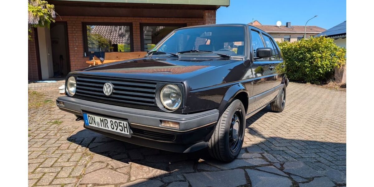 VW Golf 124.000 km 6.375 &euro; Vettweiß 52391