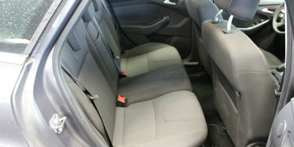 Ford Focus Turnier 1.0 EcoBoost Titanium 74.579 km 6.980 &euro; Euskirchen 53881