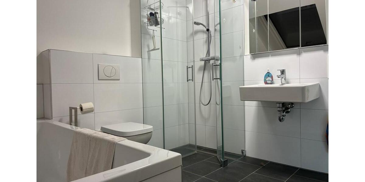 Dachgeschoßwohnung Aachen Aachen-Mitte - 2 Zimmer, 77 m&sup2;, 1.200&euro; | Angebot:26603554