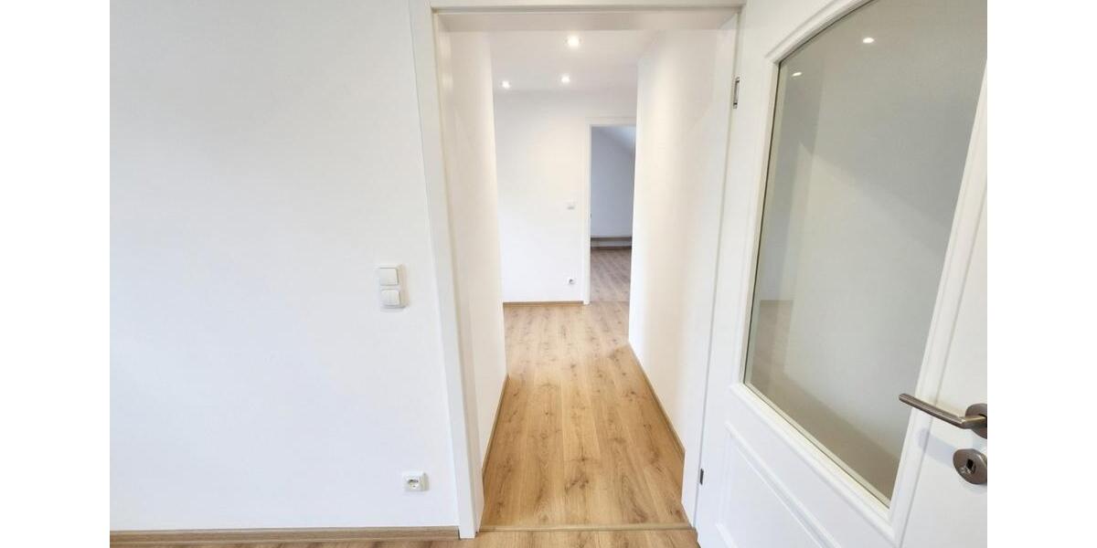Dachgeschoßwohnung Herzogenrath - 3 Zimmer, 85 m&sup2;, 1.100&euro; | Angebot:25616709