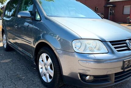 VW Touran 207.007 km 3.850 &euro; Kerpen 50171