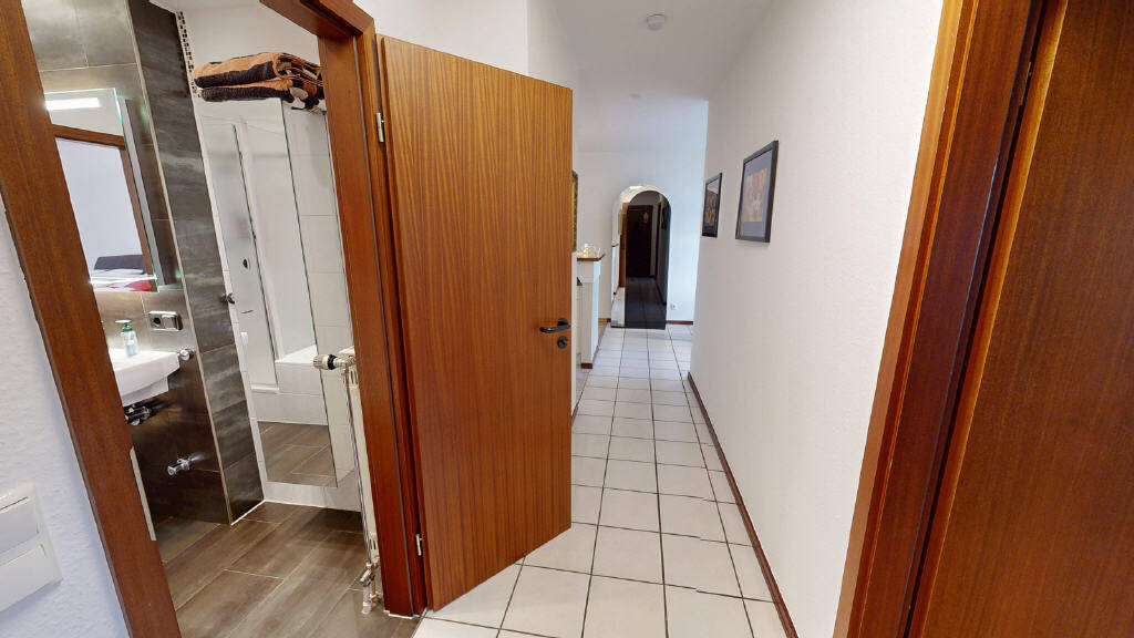 Etagenwohnung Erftstadt-Liblar Lechenich - 3 Zimmer, 83 m&sup2;, 234.000&euro; | Angebot:26674115