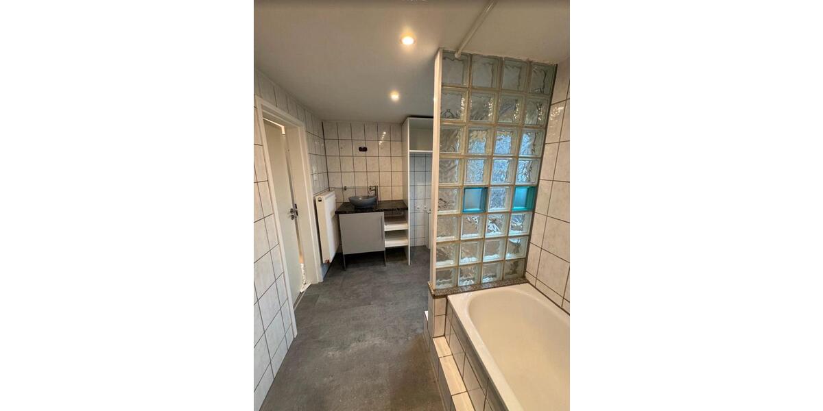 Dachgeschoßwohnung Herzogenrath - 3 Zimmer, 75 m&sup2;, 525&euro; | Angebot:25978324