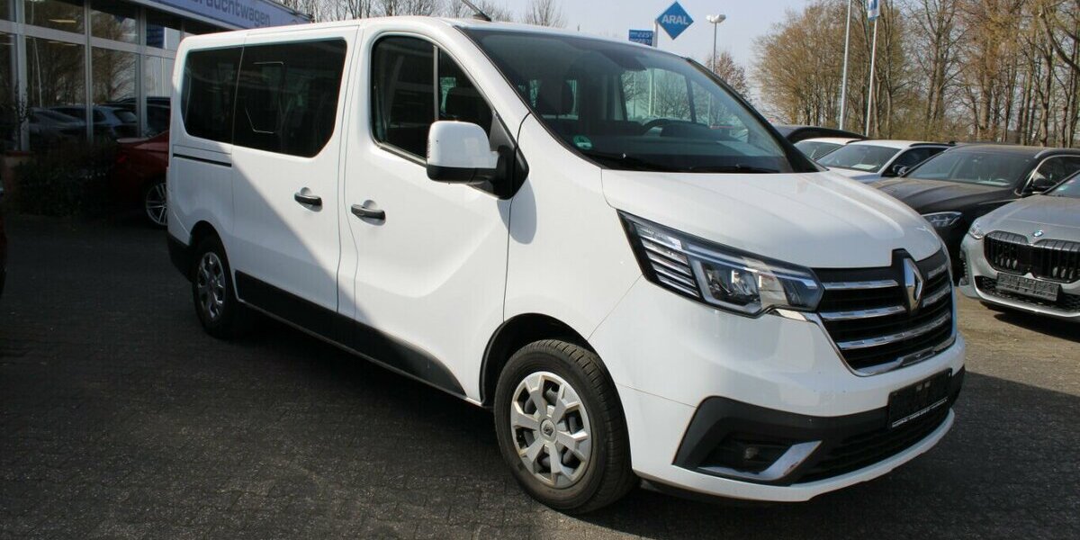 Renault Trafic Blue dCi 150 - 8-Sitzer - AHK - 124.312 km 23.980 &euro; Euskirchen 53881