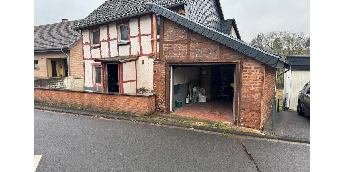 Einfamilienhaus Kall - 8 Zimmer, 20 m&sup2;, 85.000&euro; | Angebot:26680325