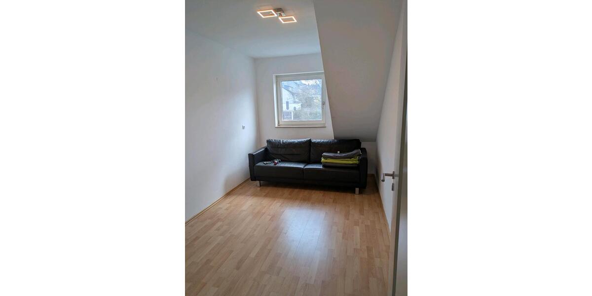 Dachgeschoßwohnung Stolberg (Rheinland) - 4 Zimmer, 116 m&sup2;, 1.126&euro; | Angebot:25852037