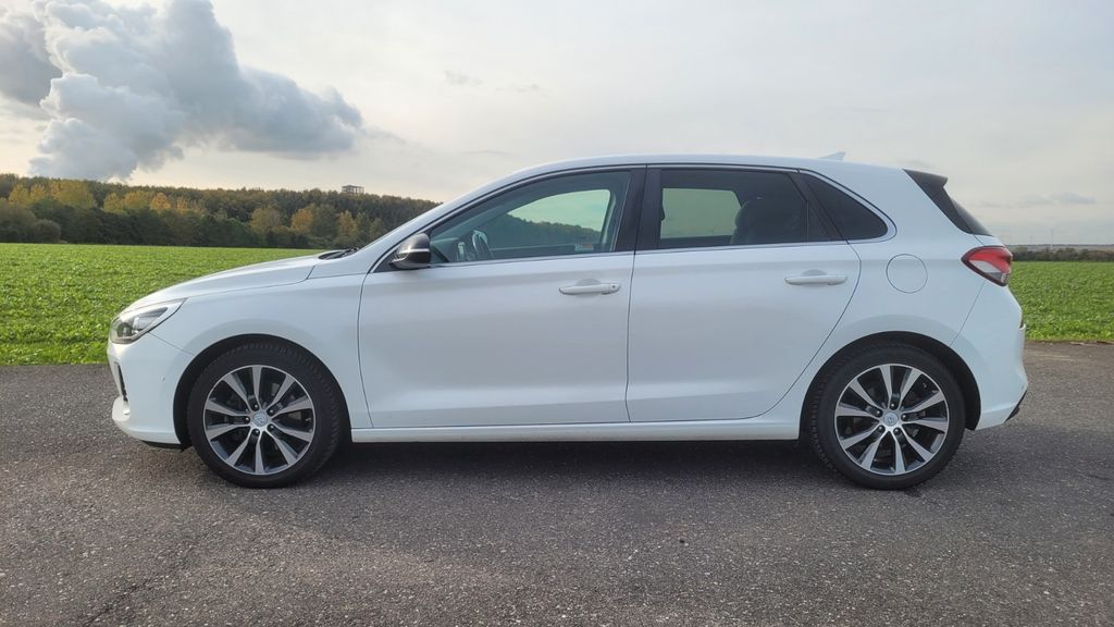 Hyundai i30 99.800 km 10.500 &euro; Inden 52459