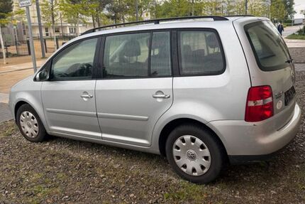 VW Touran 198.319 km 3.799 &euro; Stolberg 52223