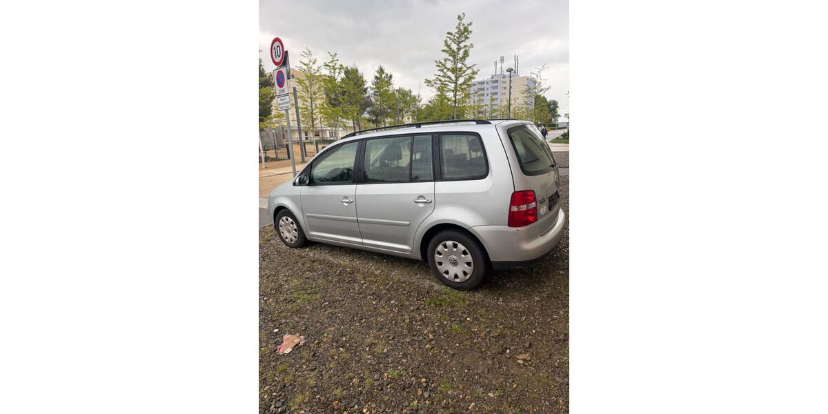 VW Touran 198.319 km 3.799 &euro; Stolberg 52223