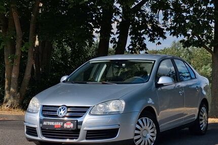 VW Jetta 169.000 km 2.499 &euro; Inden 52459