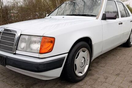 Mercedes-Benz 220 335.000 km 2.999 &euro; Aachen 52061