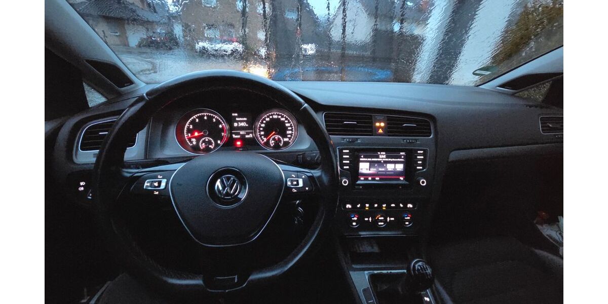 VW Golf 152.000 km 9.499 &euro; Langerwehe 52379