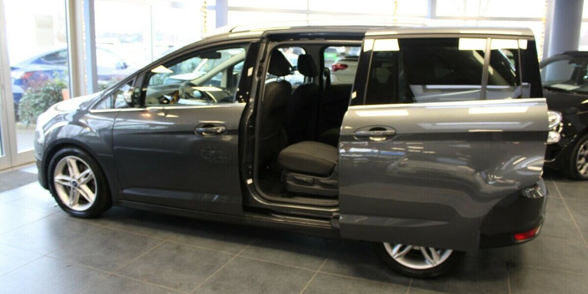 Ford Grand C-Max 1.0 EcoBoost Titanium - 7-Sitzer - 61.290 km 11.980 &euro; Euskirchen 53881