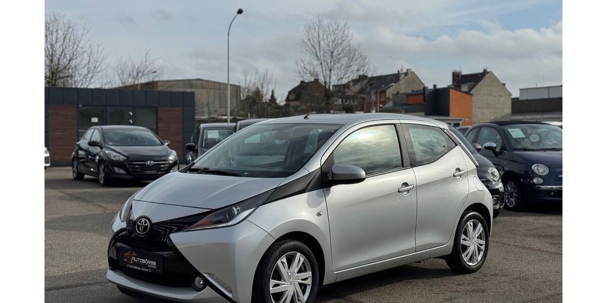 Toyota Aygo (X) 75.575 km 7.999 &euro; Düren 52349
