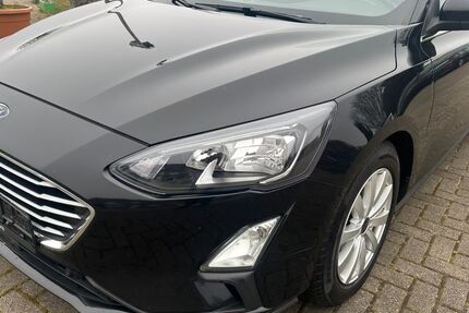 Ford Focus 154.000 km 8.999 &euro; würselen 52146