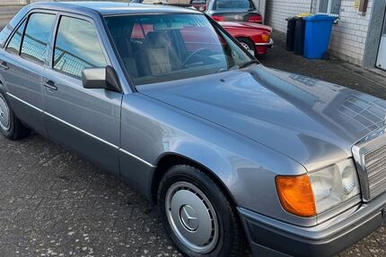 Mercedes-Benz 230 63.592 km 22.450 &euro; Mechernich 53894