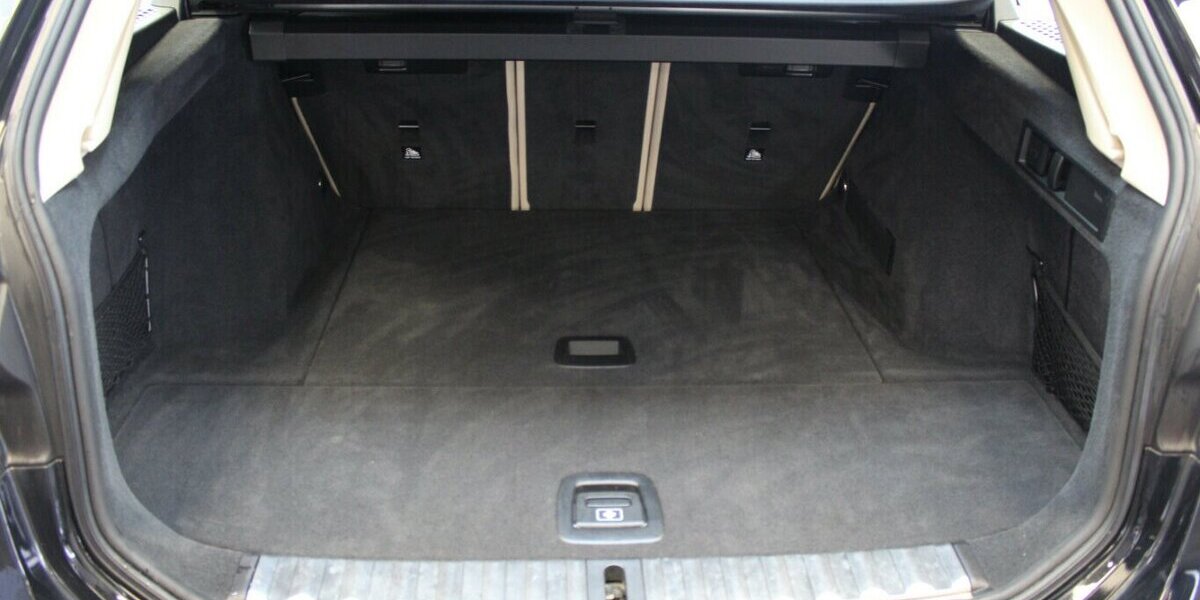 BMW 330i xDrive Touring Aut. Advantage 68.255 km 26.980 &euro; Euskirchen 53881