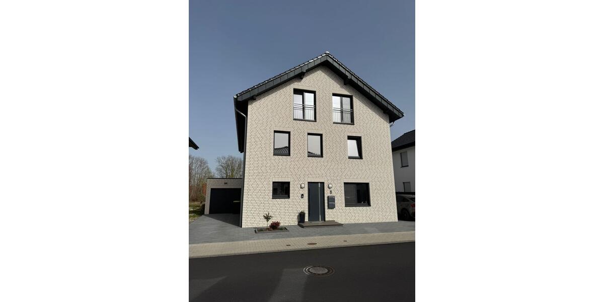 Erdgeschoßwohnung Jülich - 4 Zimmer, 110 m&sup2;, 1.840&euro; | Angebot:25640142