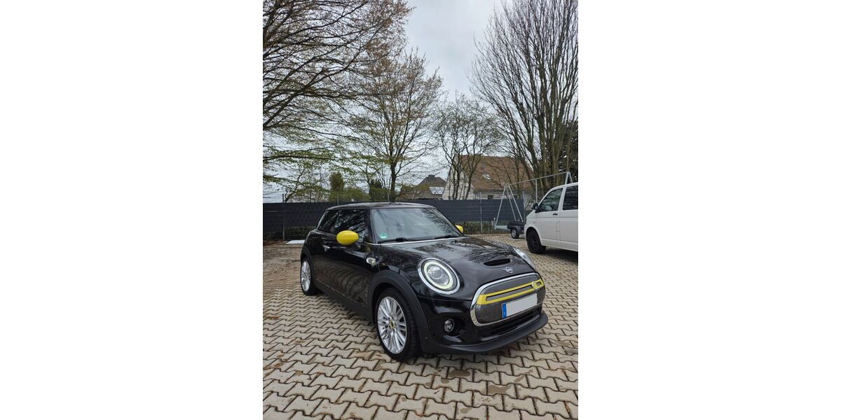 Mini Cooper SE 37.891 km 17.500 &euro; Würselen 52146