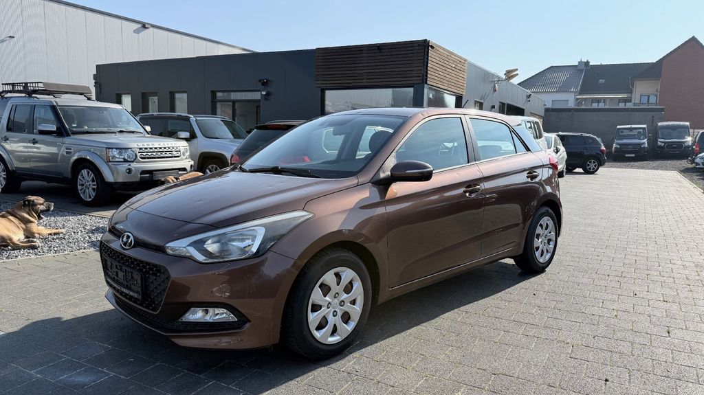 Hyundai i20 91.809 km 5.300 &euro; Übach Palenberg 52531