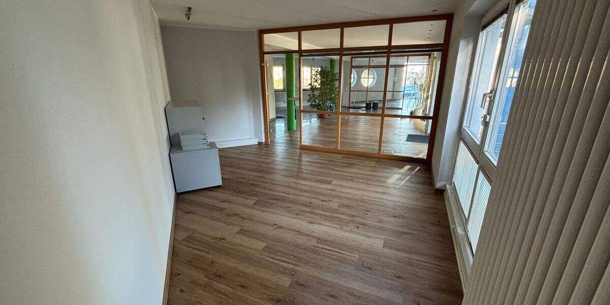 Gewerbeobjekt Aachen Brand - 6 Zimmer, 162 m&sup2;, 1.950&euro; | Angebot:25729902