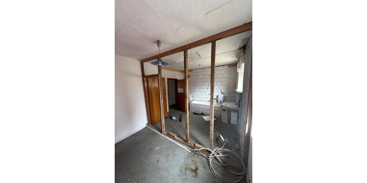 Einfamilienhaus Eschweiler - 4 Zimmer, 100 m&sup2;, 170.000&euro; | Angebot:26006288