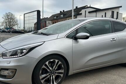 Kia ceed / Ceed 140.000 km 7.499 &euro; Düren 52353
